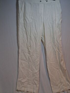 Per Se Off-White Ribbed Knit Sweater